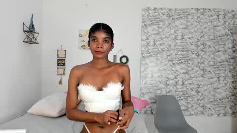 Snapshot of canhela1 chatting on 11-21-25, 03:33 Canhela online show from 11-21-25, 03:33