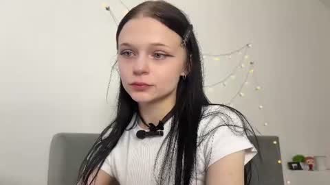 Snapshot of canikissyou_ chatting on 07-02-26, 03:23 Caroline online show from 07-02-26, 03:23