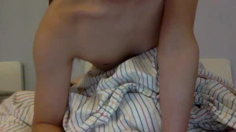 Snapshot of caobicao chatting on 01-25-25, 02:26 contrast moe online show from 01-25-25, 02:26