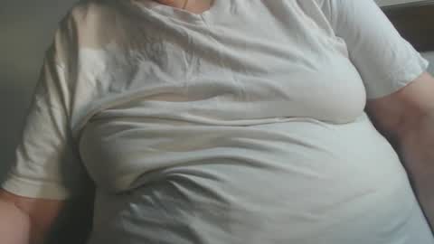 Snapshot of capitanfuturo44 chatting on 09-19-25, 08:38 Cinzia  ex regina  online show from 09-19-25, 08:38