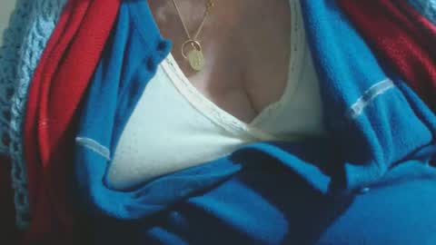 Snapshot of capitanfuturo44 chatting on 10-10-25, 03:00 Cinzia  ex regina  online show from 10-10-25, 03:00