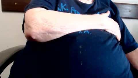 Snapshot of capitanfuturo44 chatting on 06-09-26, 12:28 Cinzia ex regina online show from 06-09-26, 12:28