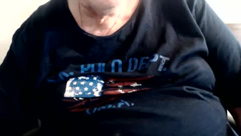 Snapshot of capitanfuturo44 chatting on 06-10-26, 02:05 Cinzia ex regina online show from 06-10-26, 02:05
