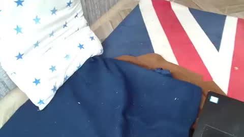 Snapshot of capt_ain chatting on 10-25-25, 01:29 Captain online show from 10-25-25, 01:29