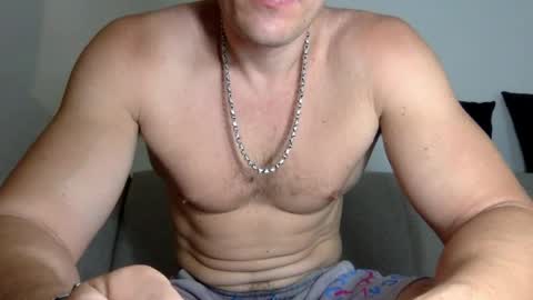 Snapshot of capt_oliver chatting on 05-16-26, 09:06 follow my twitter online show from 05-16-26, 09:06