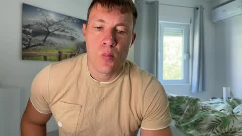 Snapshot of capt_oliver chatting on 05-23-26, 10:30 follow my twitter online show from 05-23-26, 10:30