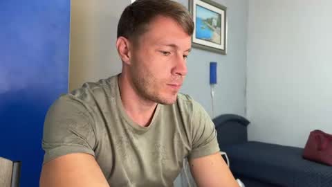 Snapshot of capt_oliver chatting on 05-29-26, 11:19 follow my twitter online show from 05-29-26, 11:19