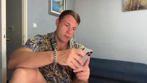 Snapshot of capt_oliver chatting on 05-30-26, 10:12 follow my twitter online show from 05-30-26, 10:12