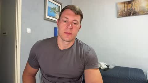 Snapshot of capt_oliver chatting on 05-31-26, 09:38 follow my twitter online show from 05-31-26, 09:38