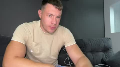 Snapshot of capt_oliver chatting on 06-16-26, 09:45 follow my twitter online show from 06-16-26, 09:45
