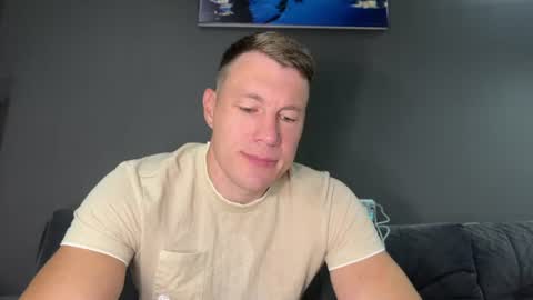 Snapshot of capt_oliver chatting on 06-17-26, 08:50 follow my twitter online show from 06-17-26, 08:50