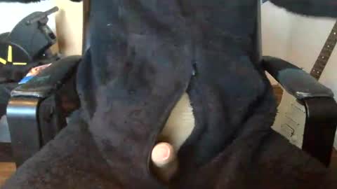 Snapshot of captain8inches chatting on 01-15-25, 09:24 Captain 8 Inches online show from 01-15-25, 09:24