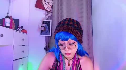 Snapshot of caraenaranja chatting on 11-12-25, 02:56 Amy online show from 11-12-25, 02:56