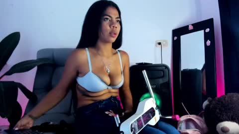 Snapshot of caraiosh_ chatting on 03-30-26, 02:40 Cara online show from 03-30-26, 02:40