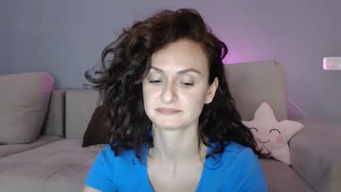 Snapshot of carakat chatting on 01-24-25, 12:09 carakat online show from 01-24-25, 12:09