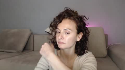 Snapshot of carakat chatting on 03-07-25, 11:27 carakat online show from 03-07-25, 11:27