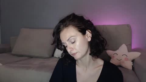 Snapshot of carakat chatting on 03-11-25, 12:22 carakat online show from 03-11-25, 12:22