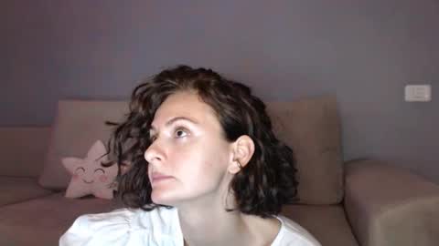 Snapshot of carakat chatting on 09-25-25, 09:51 carakat online show from 09-25-25, 09:51