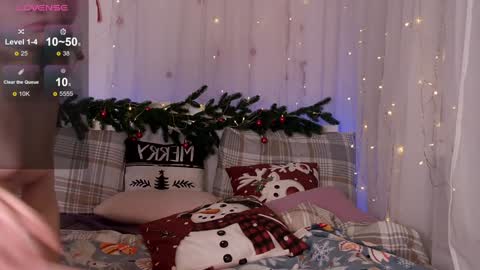 Snapshot of caramelangels chatting on 12-19-25, 04:30 Viola Marika and Visma online show from 12-19-25, 04:30