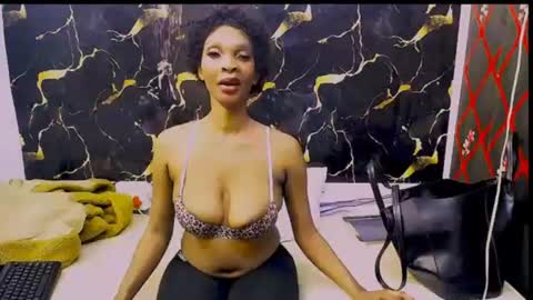 Snapshot of caramelminxx_ chatting on 06-15-26, 08:05 caramelminxx_ online show from 06-15-26, 08:05