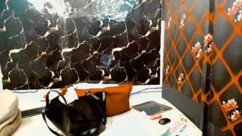 Snapshot of caramelminxx_ chatting on 07-09-26, 07:56 caramelminxx_ online show from 07-09-26, 07:56