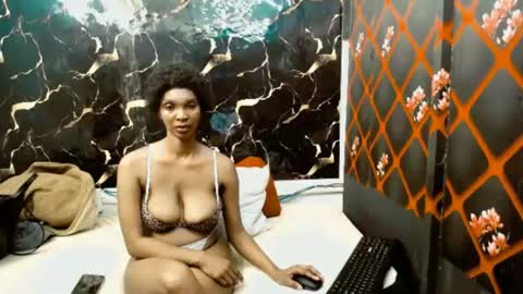 Snapshot of caramelminxx_ chatting on 07-11-26, 07:55 caramelminxx_ online show from 07-11-26, 07:55