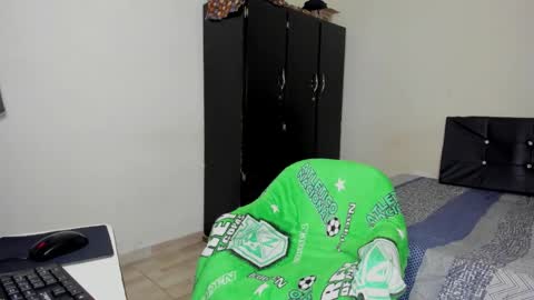 Carlos and Cristian  online show from 10-22-25, 08:41