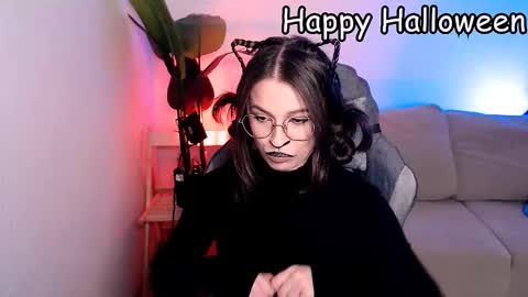 Mary online show from 10-31-25, 06:14