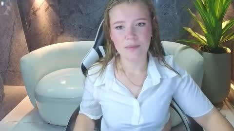Snapshot of carla_tp chatting on 10-03-25, 12:46 Carla online show from 10-03-25, 12:46
