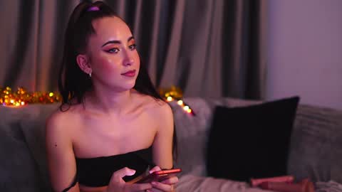 Snapshot of carlagavin chatting on 12-31-24, 02:36 CarlaGavin online show from 12-31-24, 02:36