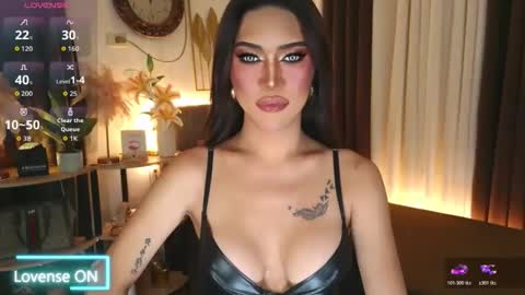 Snapshot of carlamoore23 chatting on 10-30-25, 01:01 CARLA online show from 10-30-25, 01:01