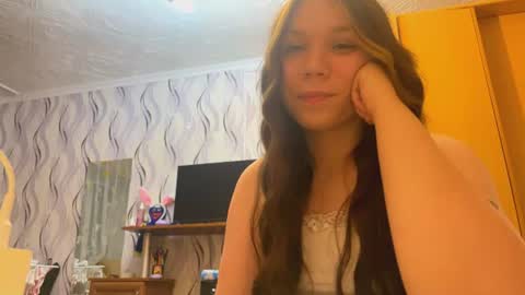 Sally online show from 07-04-26, 04:02