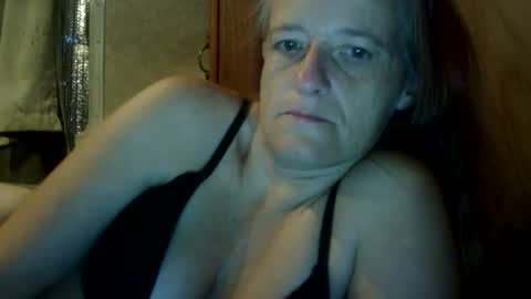 Snapshot of carleeswoman08 chatting on 10-17-25, 11:13 carleeswoman08 online show from 10-17-25, 11:13
