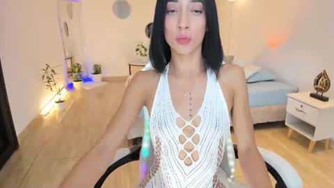 Alejandra online show from 06-22-26, 11:02