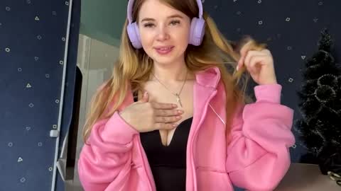 Kaayy  Its my first day here  online show from 04-09-26, 07:47