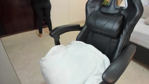 C A R L I N A online show from 11-20-25, 12:16