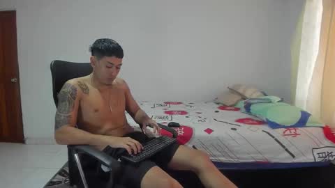 Snapshot of carlitosex09 chatting on 10-05-25, 03:10 master online show from 10-05-25, 03:10