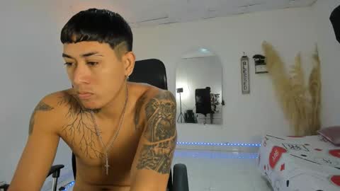 Snapshot of carlitosex09 chatting on 11-20-25, 03:45 master online show from 11-20-25, 03:45