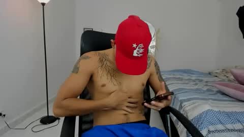 Snapshot of carlitosex09 chatting on 02-25-26, 05:11 master online show from 02-25-26, 05:11