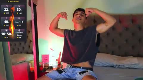 Snapshot of carloshero69 chatting on 12-18-25, 08:26 carloshero69 online show from 12-18-25, 08:26