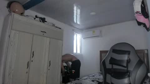 Snapshot of carlossmi01 chatting on 08-01-26, 05:45 carlossmi01 online show from 08-01-26, 05:45