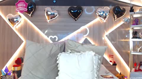 Snapshot of carlotta_ricci chatting on 10-12-25, 04:22 Carla Carla I am sensual goddes and i was born for loveworshipping and enjoyment. online show from 10-12-25, 04:22