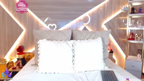 Carla Carla  I am sensual goddes and i was born for loveworshipping and enjoyment. online show from 11-01-25, 05:37