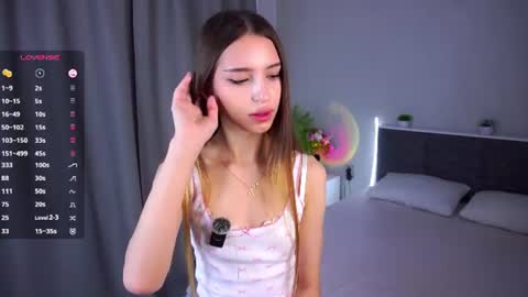 Snapshot of carlottabradney chatting on 06-15-26, 05:09 Emily online show from 06-15-26, 05:09