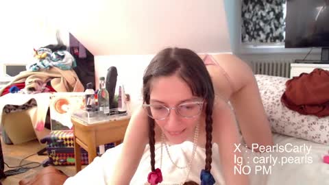 Carly Pearls online show from 05-16-26, 04:20