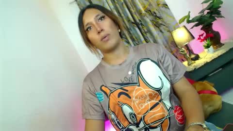 Snapshot of carmella_romance chatting on 10-25-25, 11:51 Carmella online show from 10-25-25, 11:51