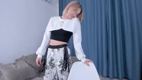 Snapshot of carmellasavina chatting on 03-05-26, 05:42 Alice online show from 03-05-26, 05:42