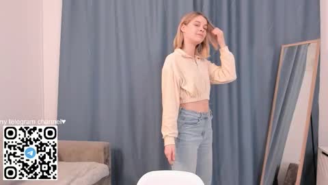 Snapshot of carmellasavina chatting on 03-18-26, 05:38 Alice online show from 03-18-26, 05:38