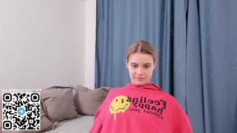 Snapshot of carmellasavina chatting on 03-25-26, 05:52 Alice online show from 03-25-26, 05:52