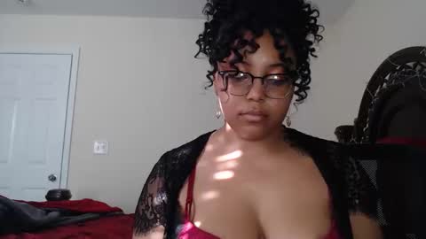 Snapshot of carmellovekisses chatting on 11-19-25, 08:09 CARAMEL xoxo online show from 11-19-25, 08:09